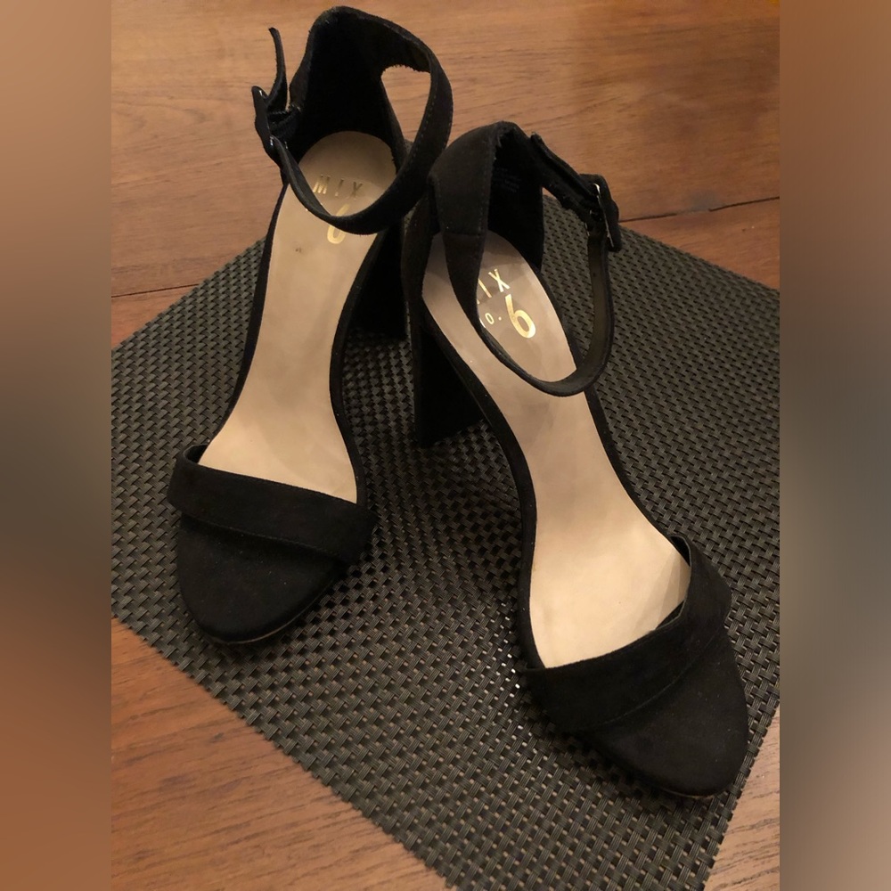 Mix No 6 Black Suede Like Ankle Strap Heels Size 7